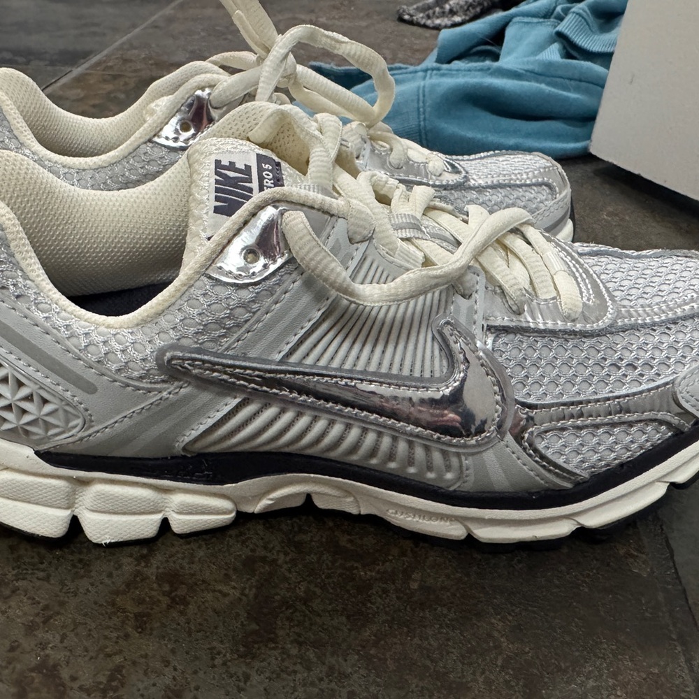 Nike Women's Metallic Silver Sneakers